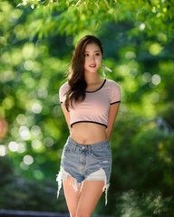 她的裸足影像未审查版本